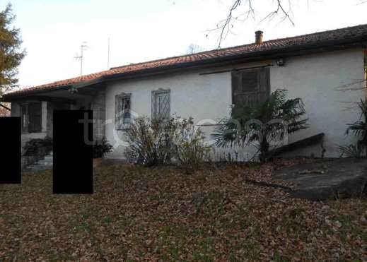 casa indipendente in vendita a Brusimpiano in zona Ardena