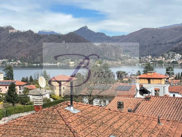 appartamento in vendita a Brusimpiano