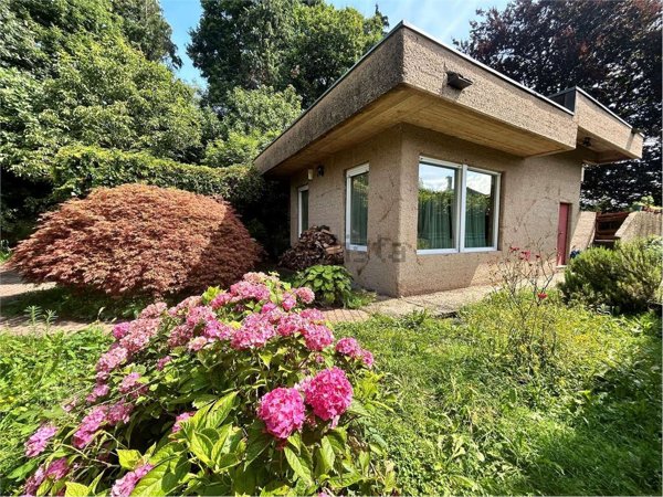 casa indipendente in vendita a Brusimpiano