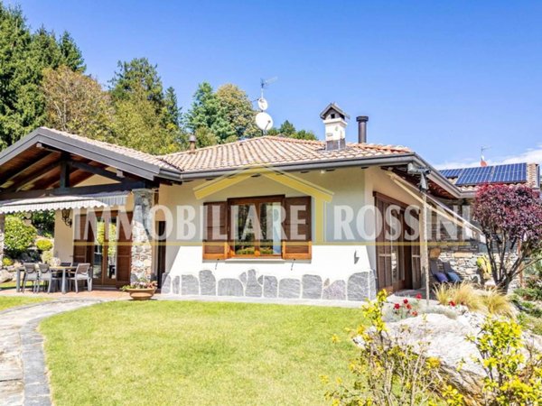 casa indipendente in vendita a Brusimpiano in zona Ardena