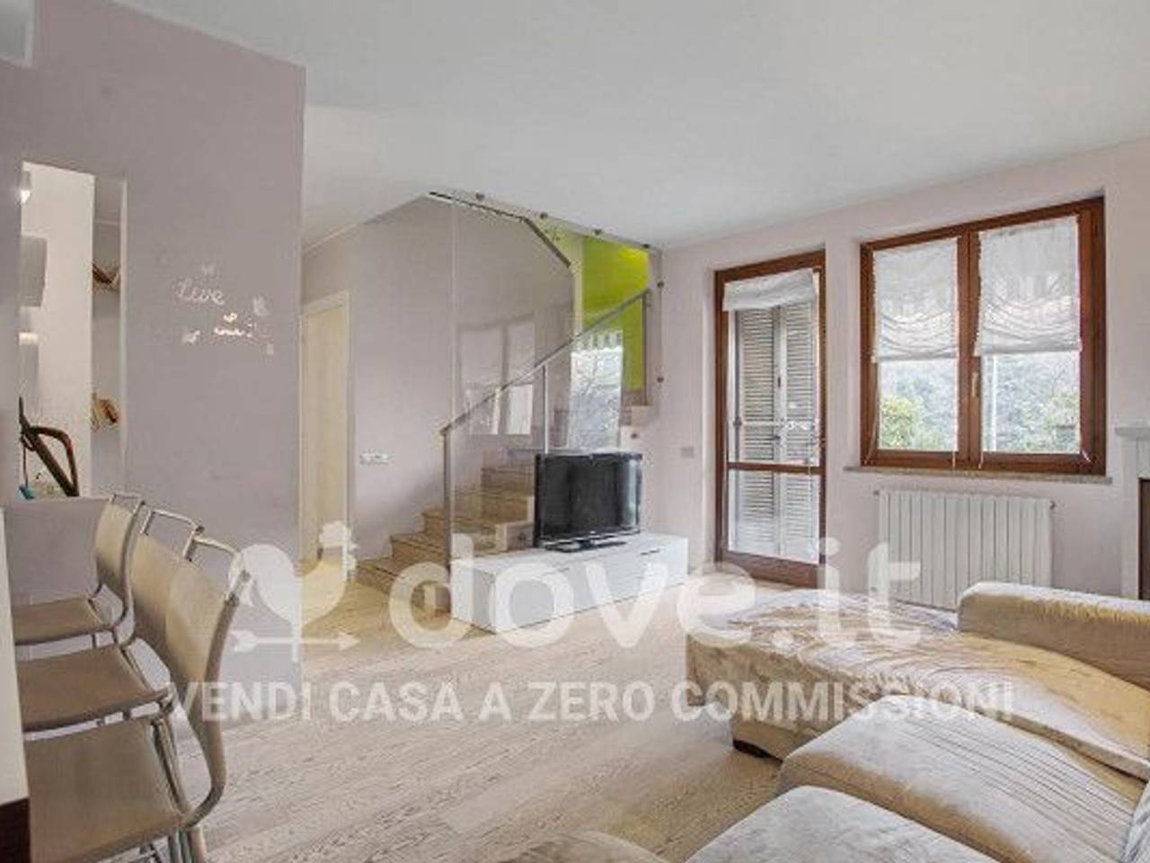 casa indipendente in vendita a Brusimpiano