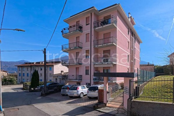 appartamento in vendita a Brusimpiano