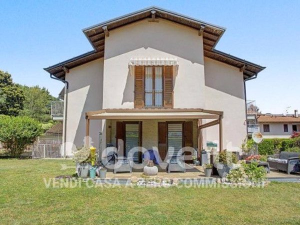 casa indipendente in vendita a Brusimpiano in zona Brusimpiccolo