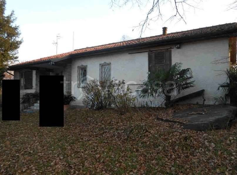 casa indipendente in vendita a Brusimpiano in zona Ardena
