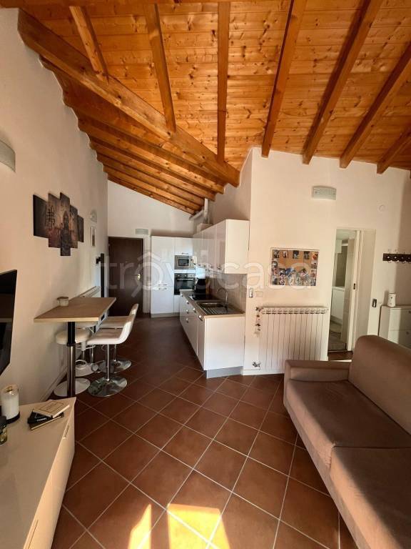 appartamento in vendita a Brusimpiano