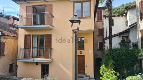 appartamento in vendita a Brusimpiano in zona Brusimpiccolo