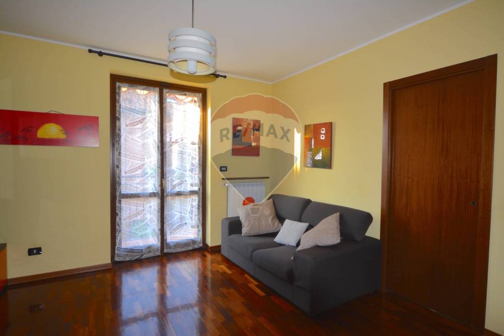 appartamento in vendita a Buguggiate
