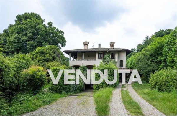 casa indipendente in vendita a Buguggiate