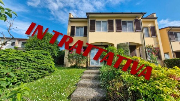 casa indipendente in vendita a Buguggiate