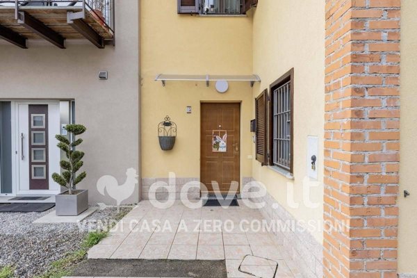 casa indipendente in vendita a Buguggiate