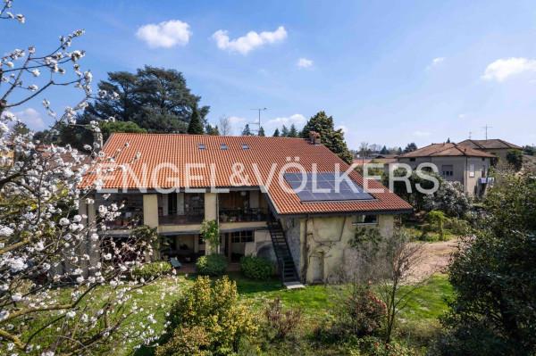 casa indipendente in vendita a Buguggiate