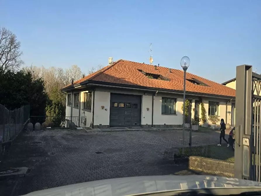 ufficio in vendita a Buguggiate