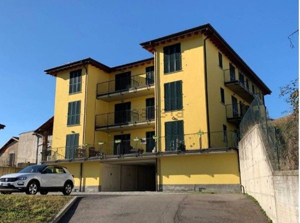 appartamento in vendita a Buguggiate