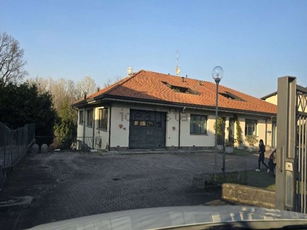 ufficio in vendita a Buguggiate