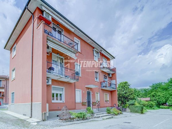 appartamento in vendita a Buguggiate