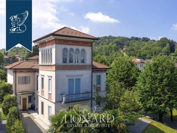 casa indipendente in vendita a Buguggiate