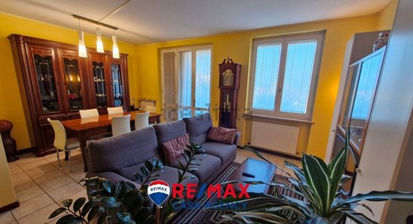 casa indipendente in vendita a Buguggiate