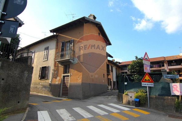 appartamento in vendita a Buguggiate