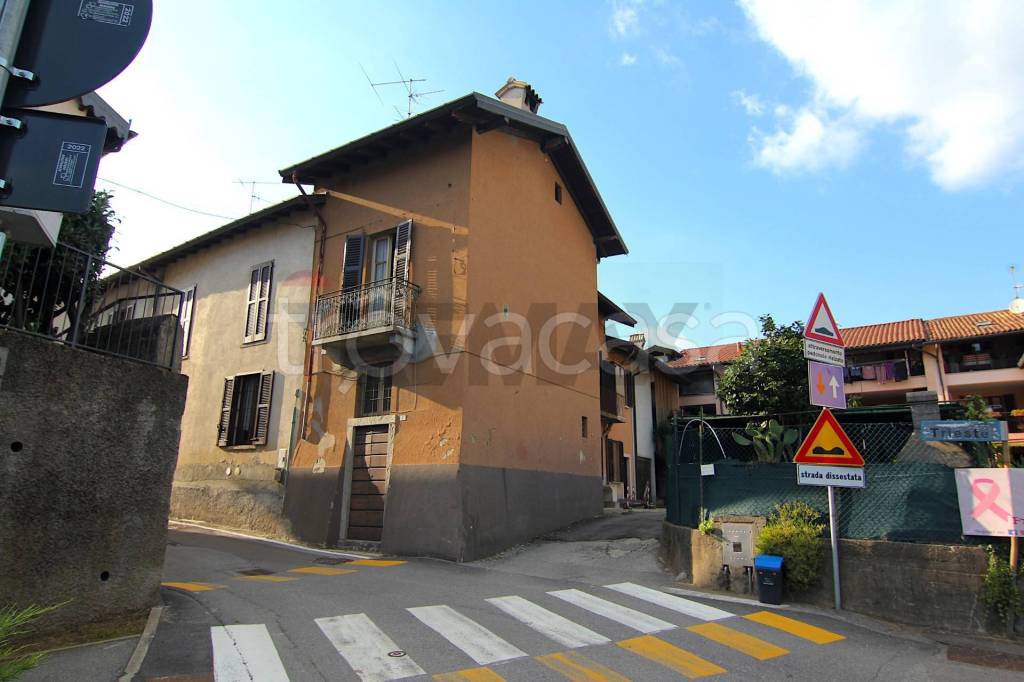 appartamento in vendita a Buguggiate