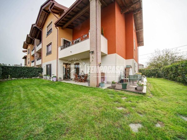 appartamento in vendita a Buguggiate