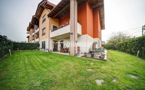 appartamento in vendita a Buguggiate