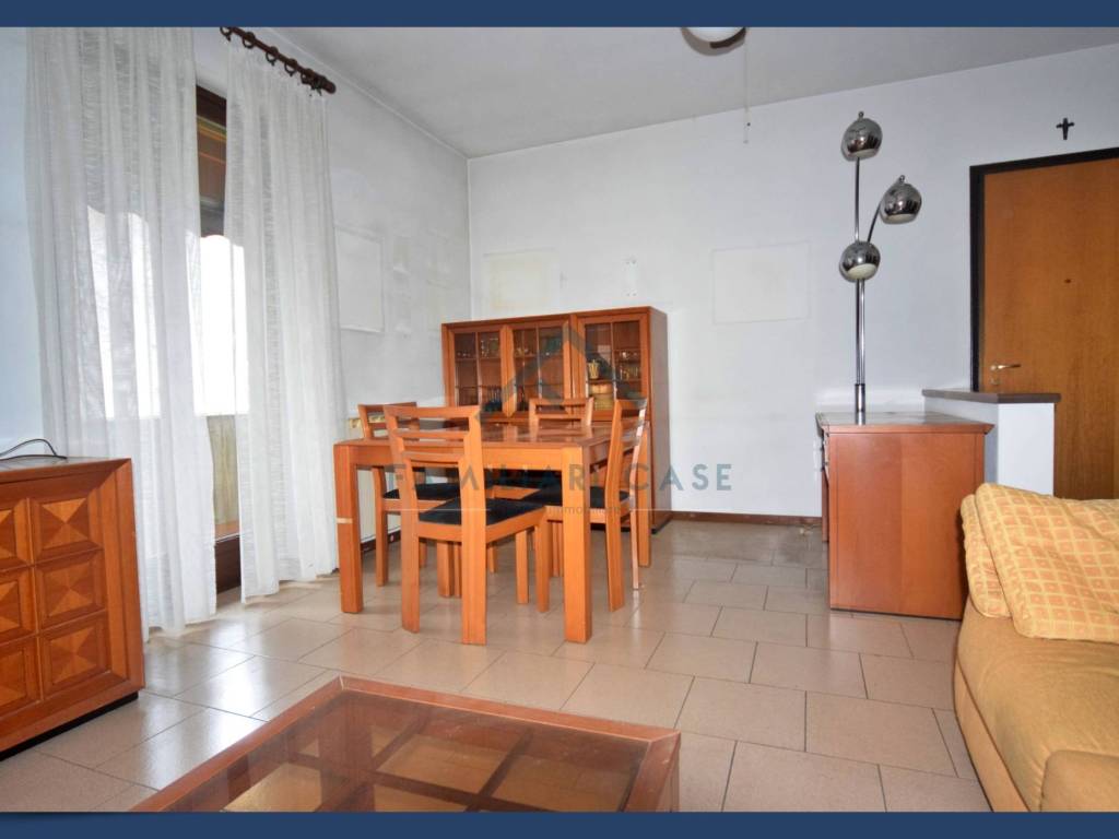 appartamento in vendita a Buguggiate