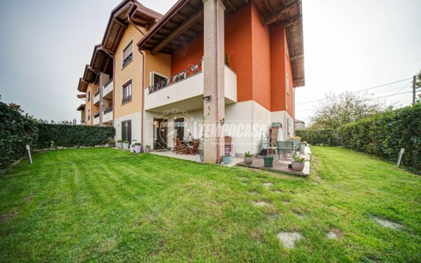 appartamento in vendita a Buguggiate