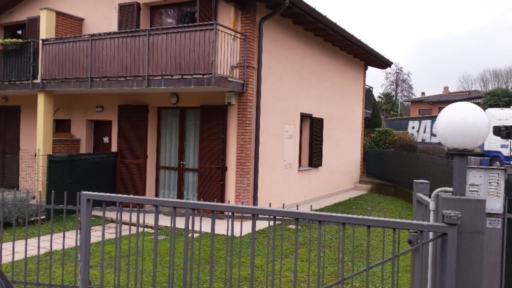 casa indipendente in vendita a Buguggiate