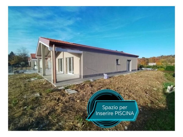 casa indipendente in vendita a Buguggiate