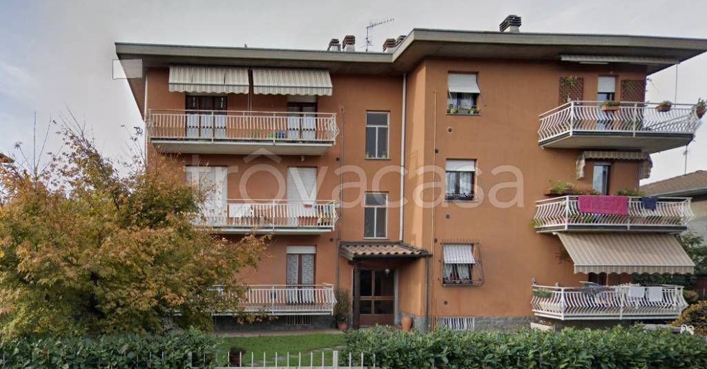appartamento in vendita a Buguggiate