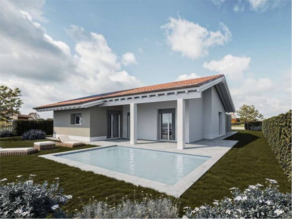 casa indipendente in vendita a Buguggiate