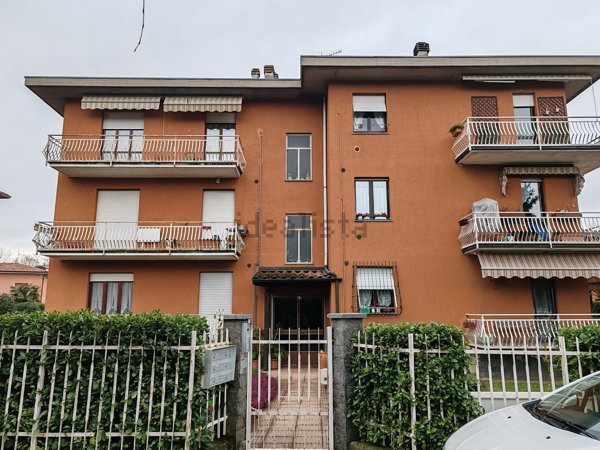 appartamento in vendita a Buguggiate