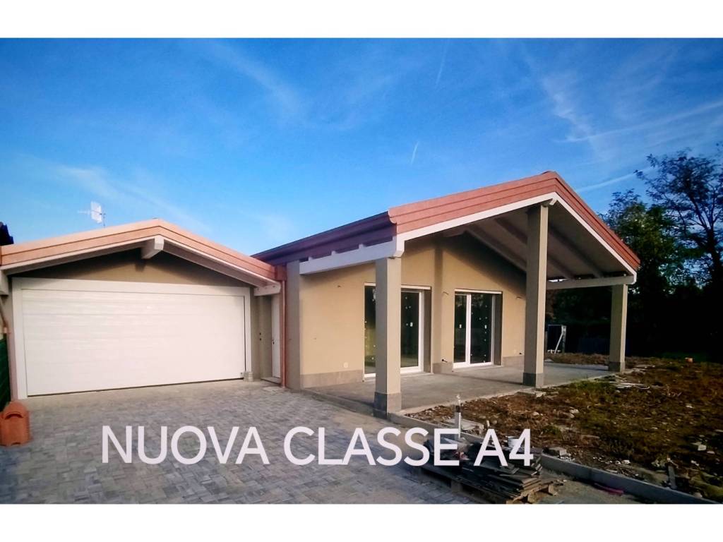 casa indipendente in vendita a Buguggiate