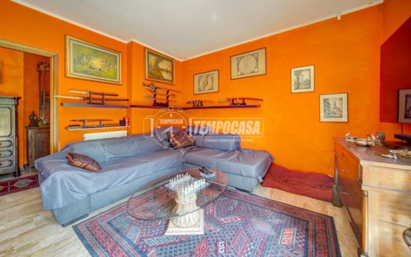 appartamento in vendita a Buguggiate