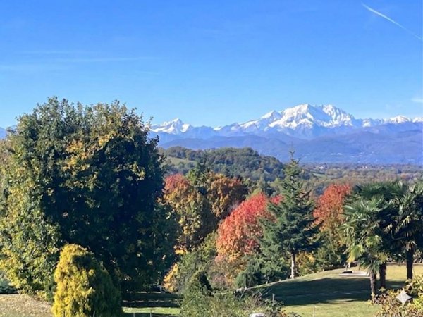 appartamento in vendita a Buguggiate