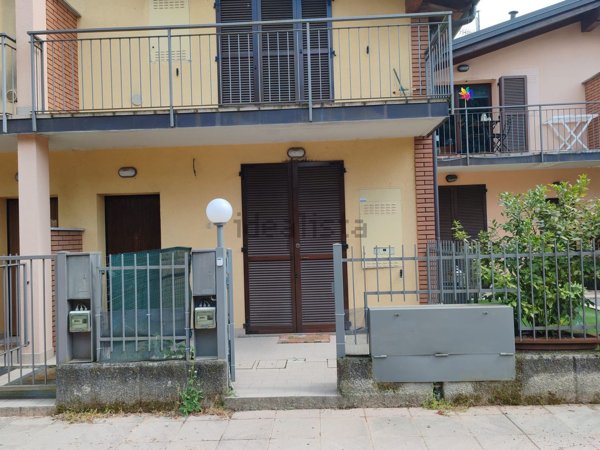 appartamento in vendita a Buguggiate