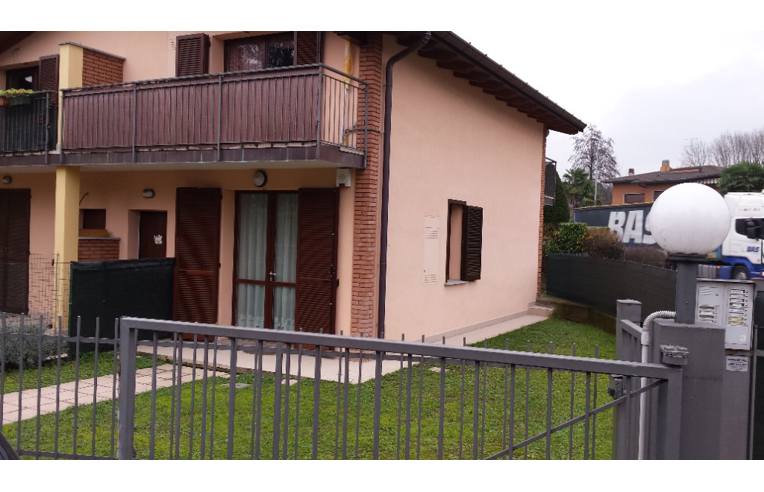 casa indipendente in vendita a Buguggiate