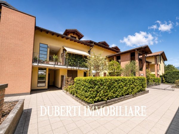 appartamento in vendita a Buguggiate