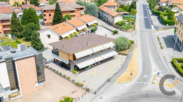 casa indipendente in vendita a Buguggiate