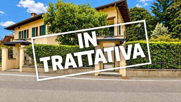 casa indipendente in vendita a Buguggiate