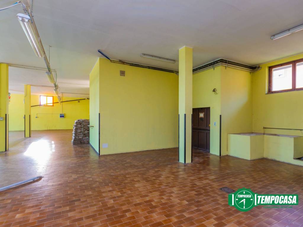 negozio in vendita a Busto Arsizio