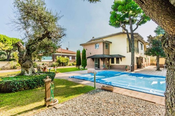 casa indipendente in vendita a Busto Arsizio
