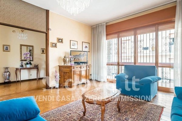 casa indipendente in vendita a Busto Arsizio