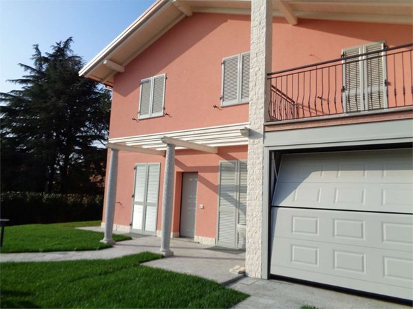 casa indipendente in vendita a Busto Arsizio