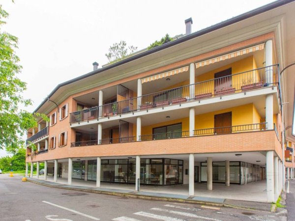 negozio in vendita a Busto Arsizio in zona Borsano