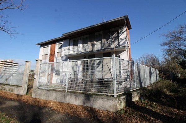 casa indipendente in vendita a Busto Arsizio