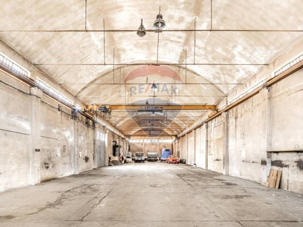 capannone in vendita a Busto Arsizio