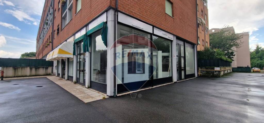 negozio in vendita a Busto Arsizio