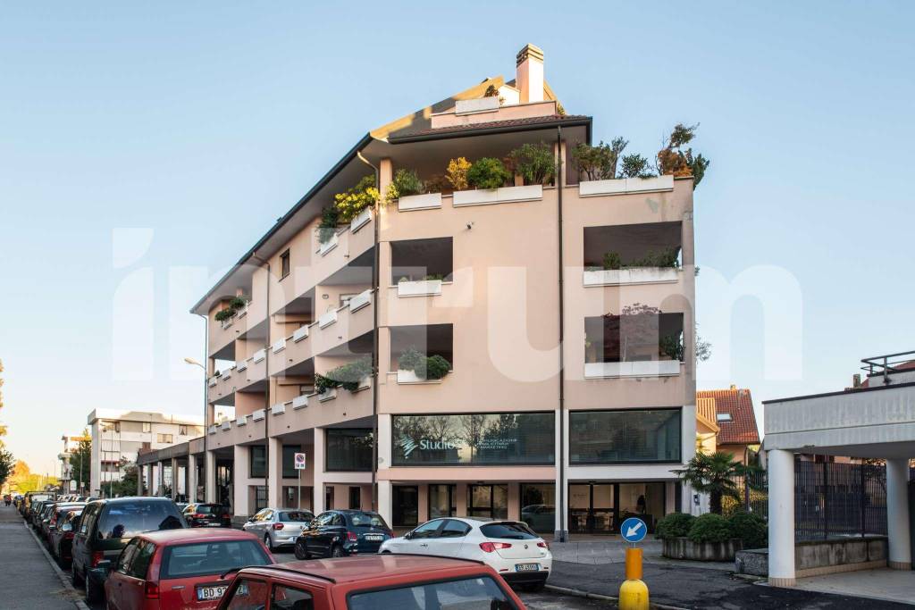 negozio in vendita a Busto Arsizio