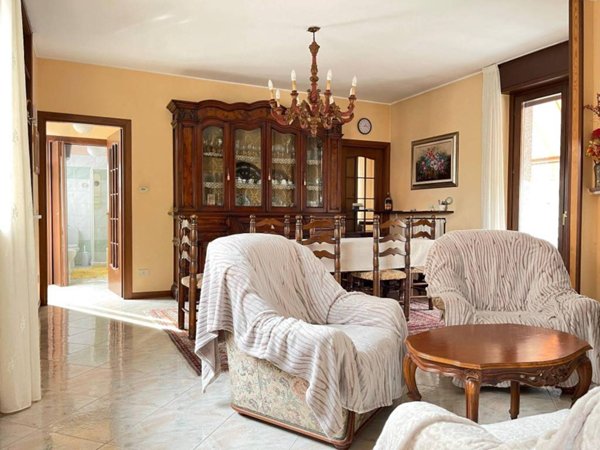 intera palazzina in vendita a Busto Arsizio